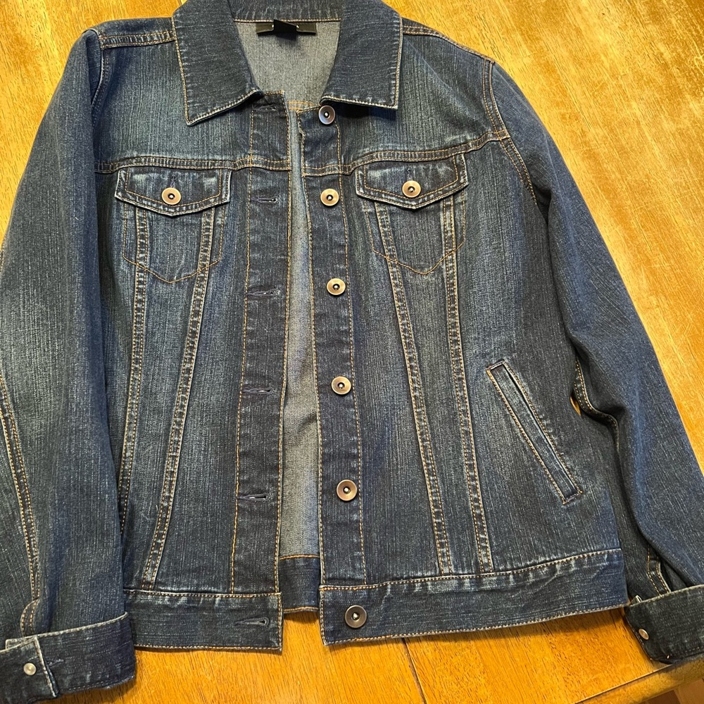 Women’s medium jean jacket